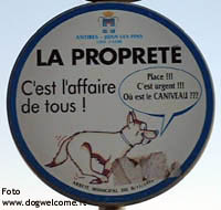 Cartello anti deiezioni a Juan-les-Pins