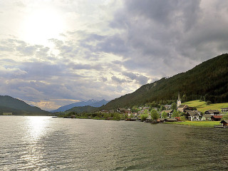 Weissensee Austria cani ammessi - Ph. Credits: Hans Holz [CC BY-SA 3.0 (https://creativecommons.org/licenses/by-sa/3.0)]