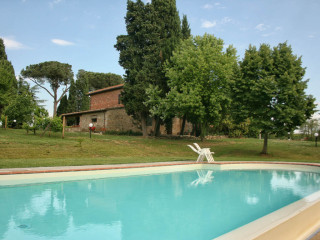 Casa vacanze pet friendly con piscina e giardino recintato in Valdichiana, Arezzo