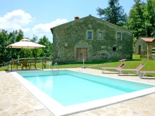 Casa vacanza pet friendly Toscana con piscina e giardino recintato